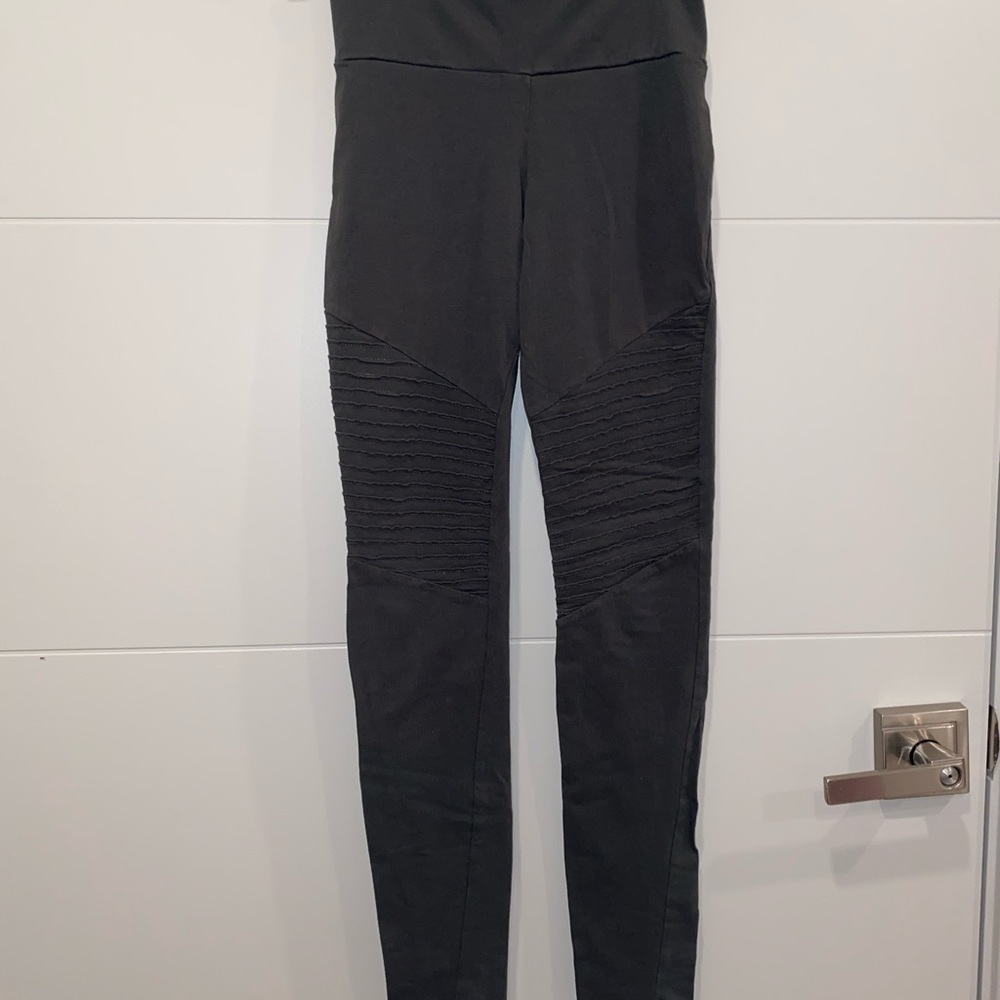 Olive green gym leggings
